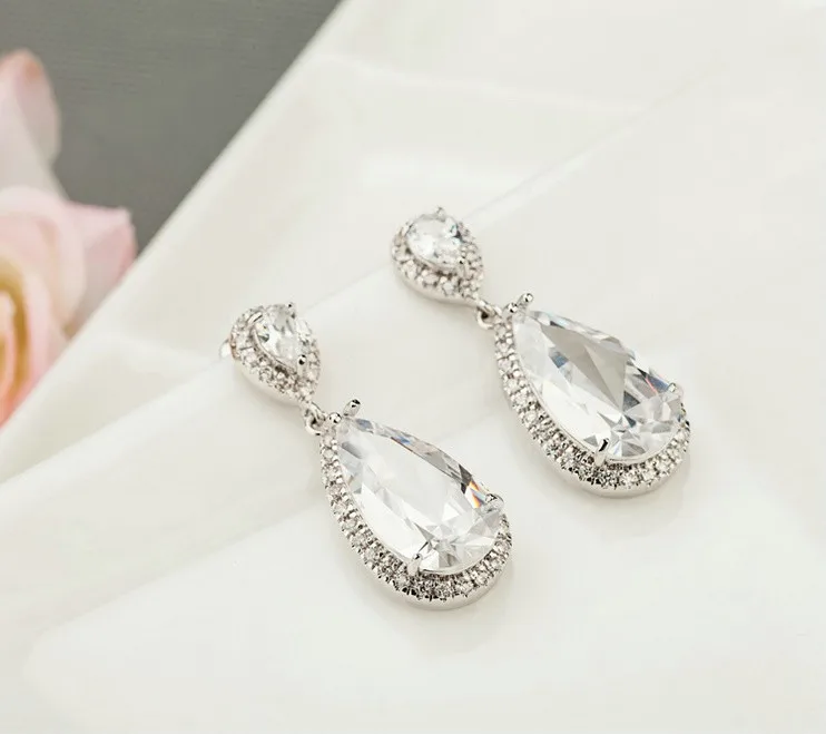 LUOTEEMI Elegant Teardrop Shape White CZ Stone Fashion Waterdrop Bridal Earrings for Sexy Lady Luxury Dinner Dress Accessories