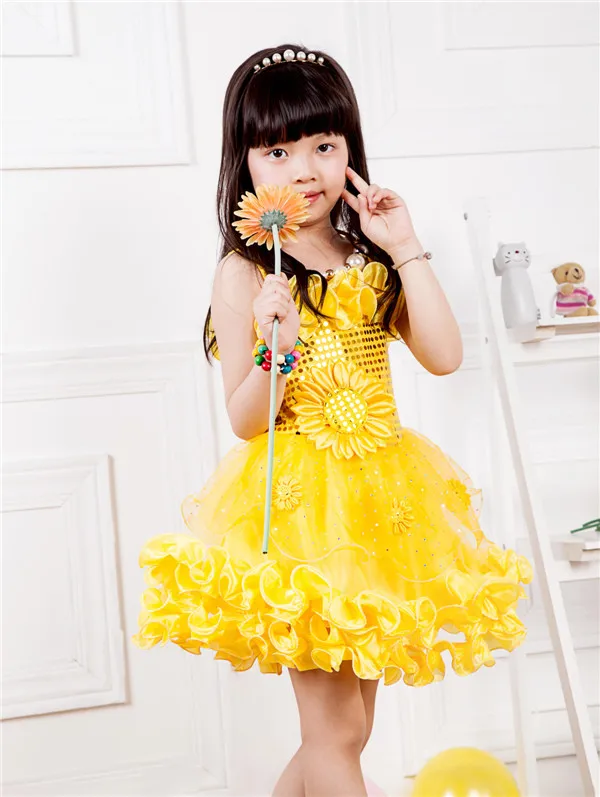 Включи желтая девочка. Желтое платье для девочки. Желто черное платье для девочки. Детские платья желтые. Желтое пышное платье для девочки.