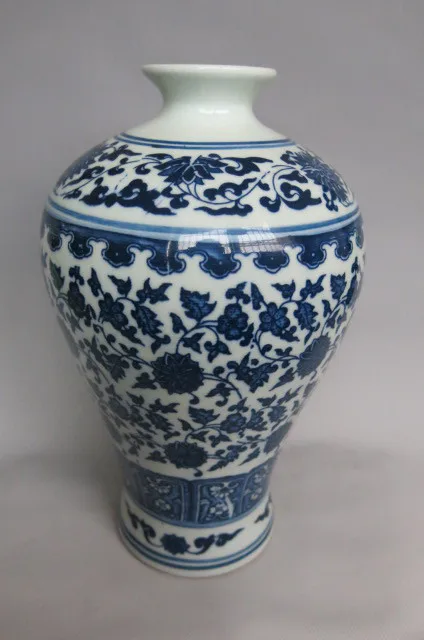 Старый династии цин синий и белый фарфор ваза, Meiping, С красивым emblazonry