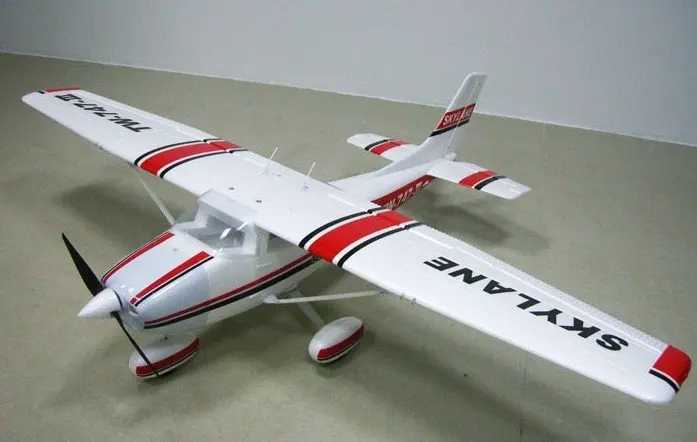 avion rc cessna 182 skylane