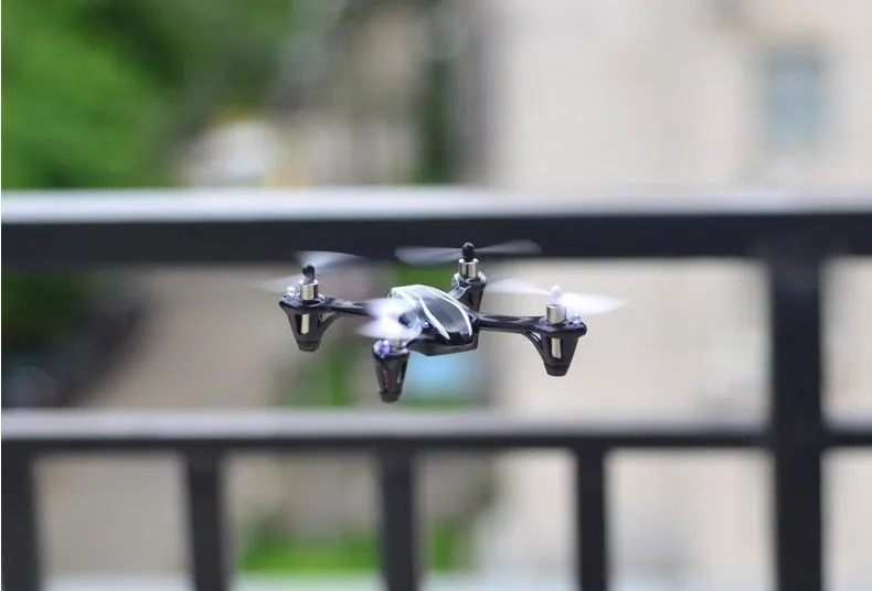 Hubsan X4 H107L 4CH RC Quadcopter RTF 2,4 ГГц с светодиодный светильник