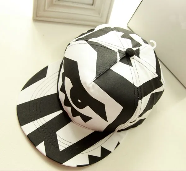 Новая мода унисекс Snapbacks черный, белый цвет граффити средства ухода для век личность хип хоп кепки повседневное Бейсбол кепки Солнцезащитная шляпа
