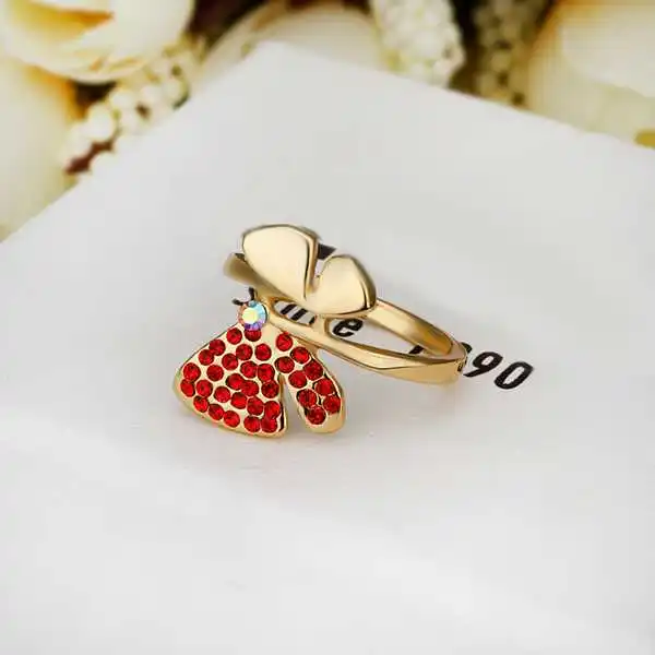 AliExpress женские ювелирные изделия золотой цвет свадебные кольца Красный v anillos к. США Медведь Шарм SMTPR335