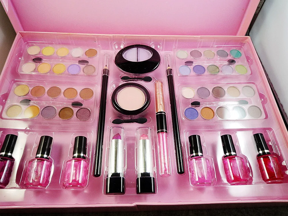 nail polish and lipstick gift set