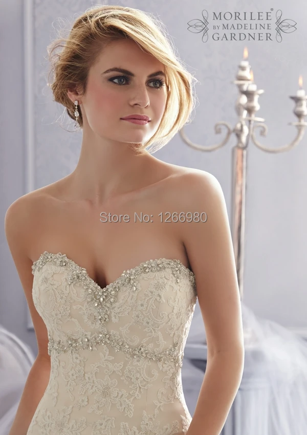 sweetheart neckline applique