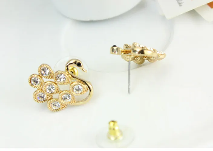 Новые модные изысканные корейские Уникальные Милые Стразы с кристаллами, полые серьги в виде лебедей E2306