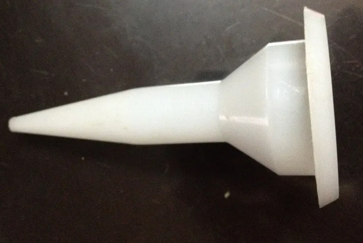plastic nozzle for soft pack