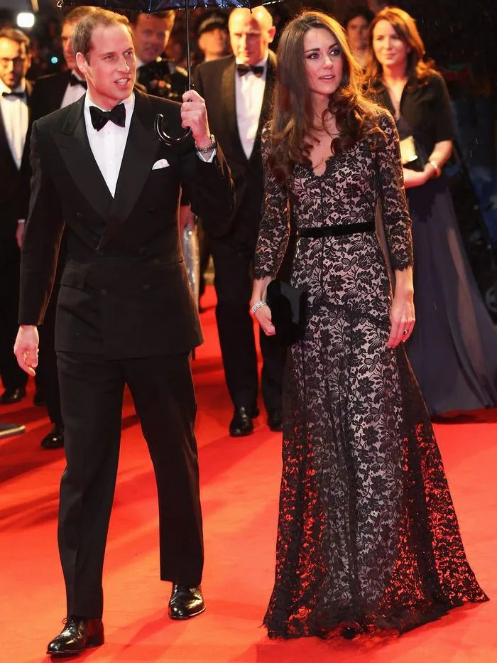 Kate Middleton сексуальные черные кружевные вечерние платья с длинным рукавом и v-образным вырезом в Пол Вечерние платья знаменитостей платья для выпускного вечера K16