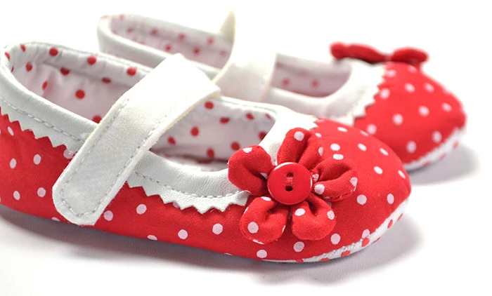 Обувь принцессы для маленьких девочек; летняя обувь с мягкой подошвой для малышей; милый цветок и узор в горошек; первые башмачки; ;