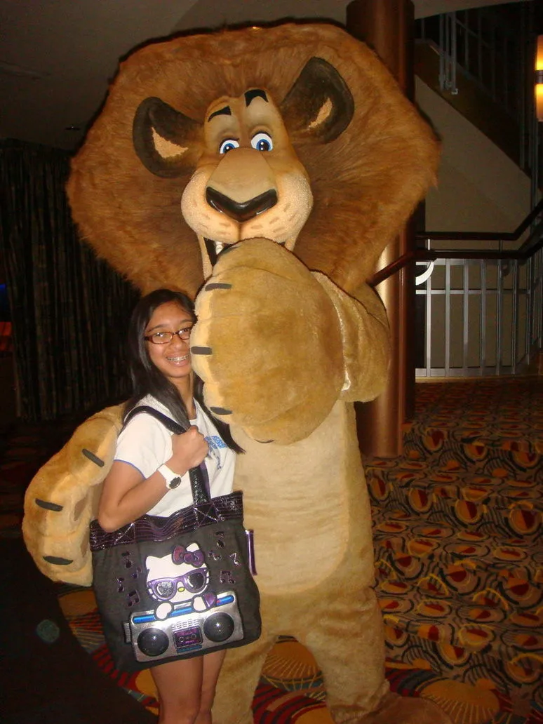 me_and_alex_the_lion_at_the_cruise__s_movie_theater_by_kristinad121-d5b54kp