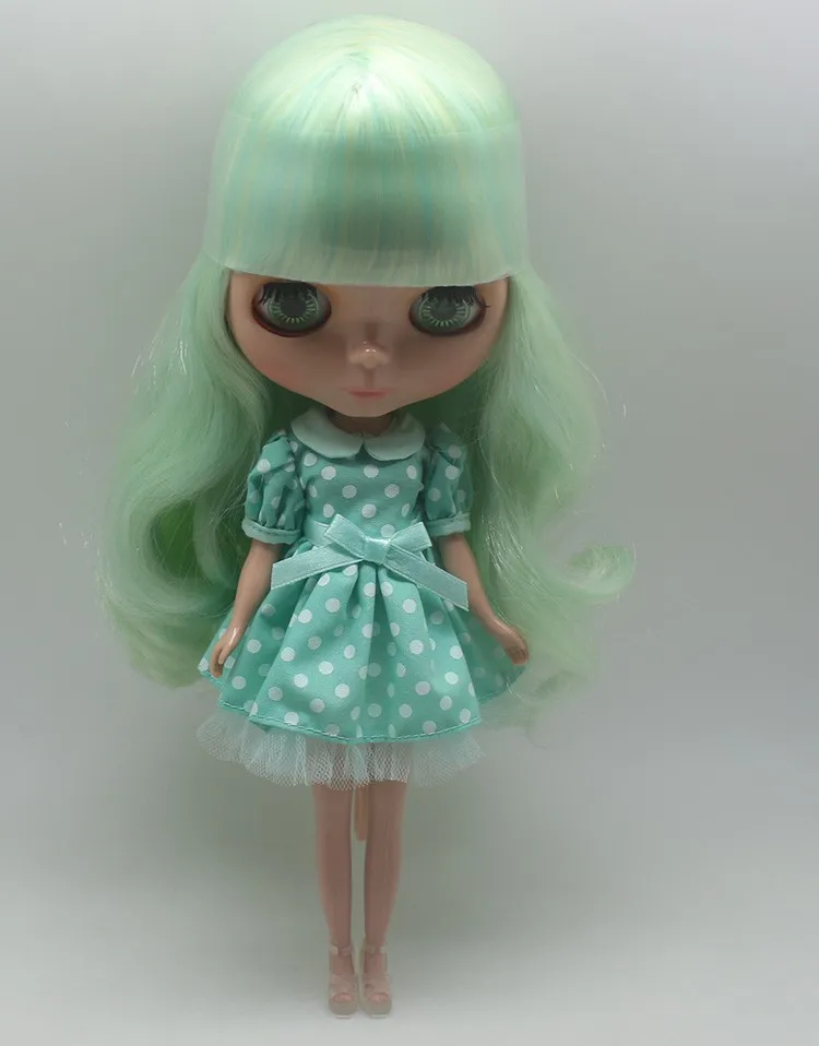 Телесный цвет модные куклы(мятно-зеленые волосы, загар кожи