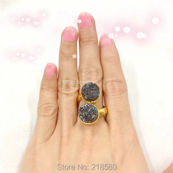 Титановое кольцо Howlite Double Druzy с золотым ободком RM13641