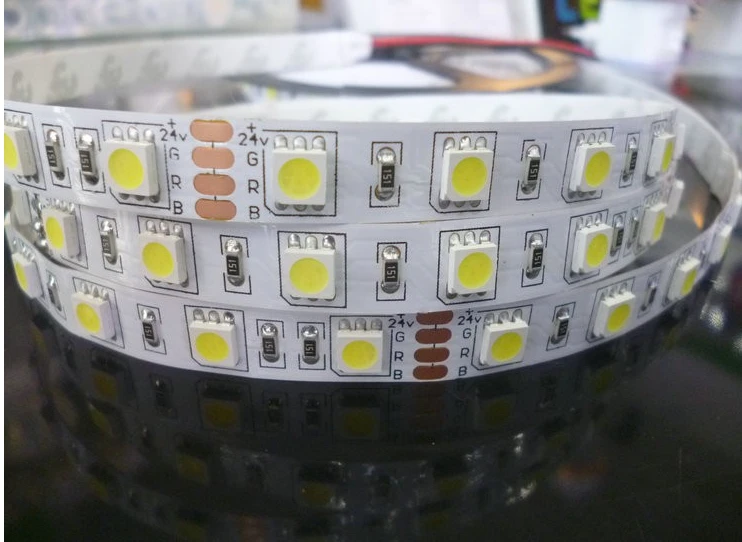 RGB белый теплый белый R G B Светодиодные ленты 5050 SMD 5 м 300 светодиодов Гибкие Nonwaterproof светодиод Клейкие ленты Высокое качество светодиодные