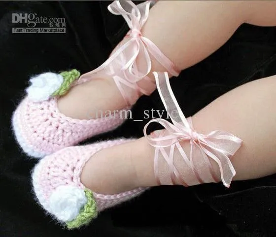 Вязаные крючком балетные Детские ботиночки в белом и розовом цвете первые ходунки хлопчатобумажная обувь 10 шт./партия