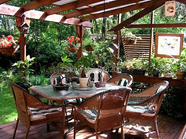 P1011331patio_rev2__furn_6-27-06