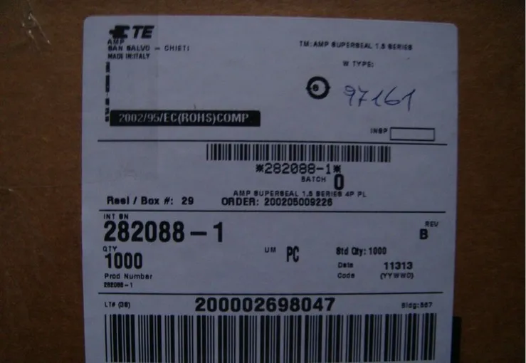 282088-1 CONN PLUG 4POS серии 1.5 черный автомобиль разъемы корпуса TYCO TE AMP корпусов клеммы 100% новые и оригинальные запасные части