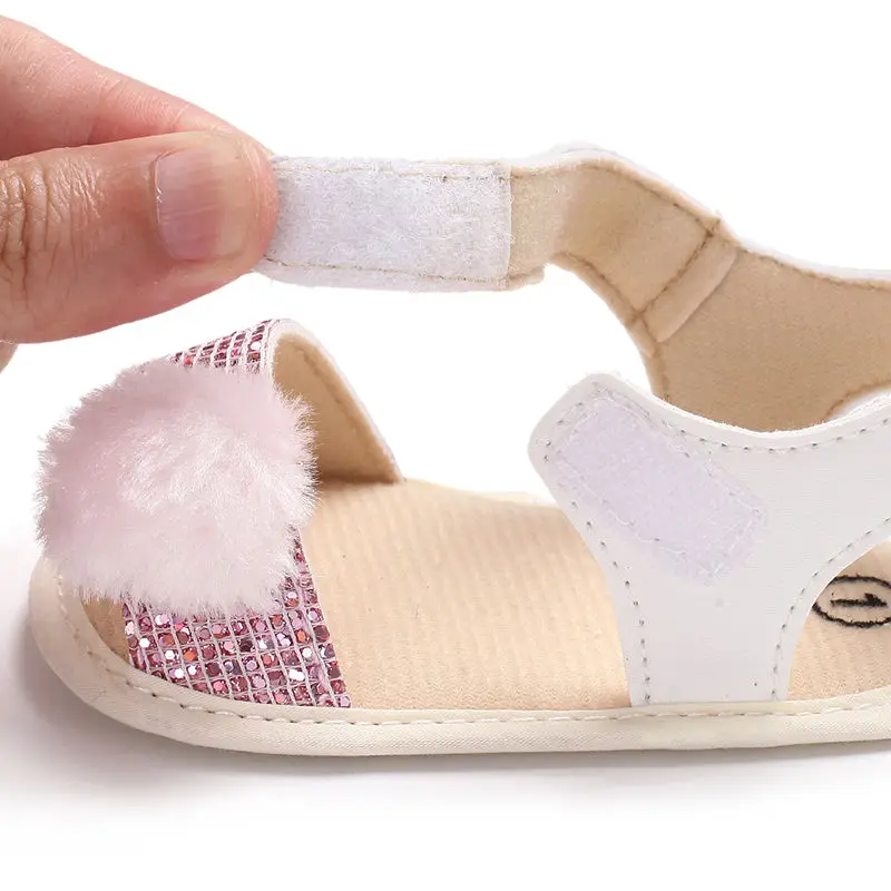 Новая модная летняя модная обувь для малышей, для девочек, из искусственной кожи, с блестками, для малышей, повседневная обувь для новорожденных милый, с маленькими шариками, обувь принцессы, размеры от 0 до 18 месяцев