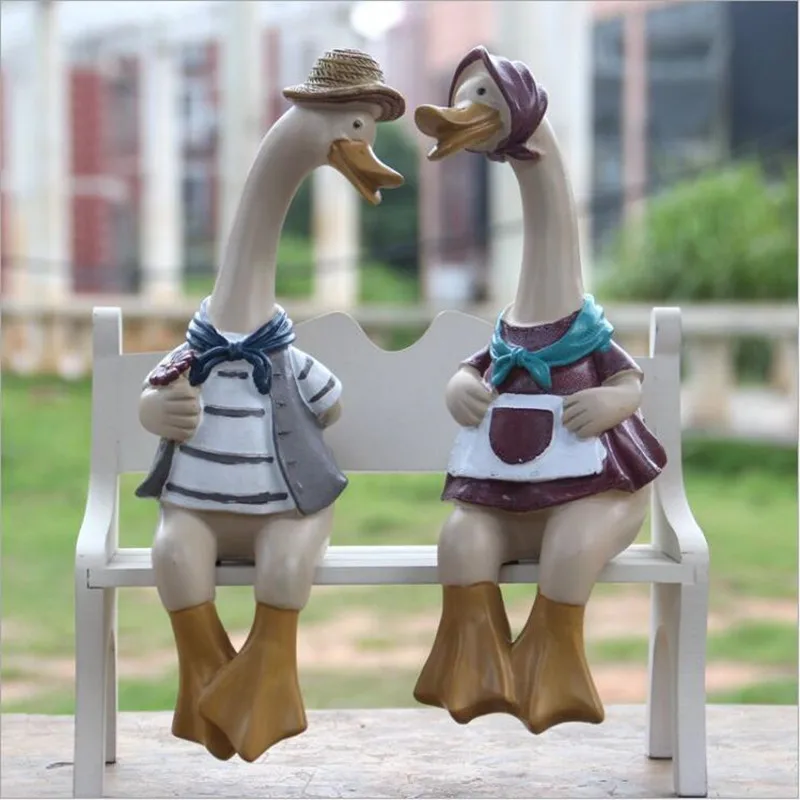 

2pcs/set Artificial Duck Lovers Statues Resin Decorative Home Decor Figurines Animal Style Figures House Ornament as gift