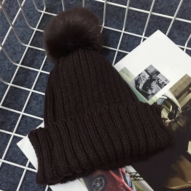 Brown Детские хлопковые вязаные шапочки для маленьких мальчиков и девочек, шапка с помпоном из искусственного меха, мягкие зимние теплые шапки, Новинка - Цвет: Brown