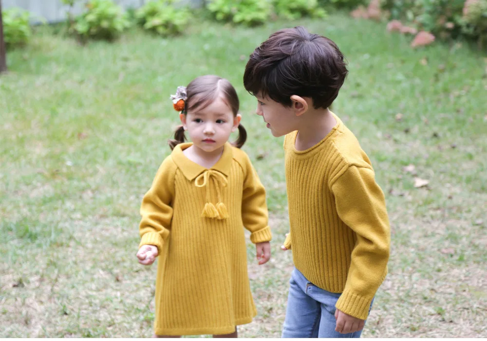 Новые одинаковые комплекты для семьи модные вязаные свитера платье для мамы и дочки свитер с длинными рукавами для папы и сына семейный образ