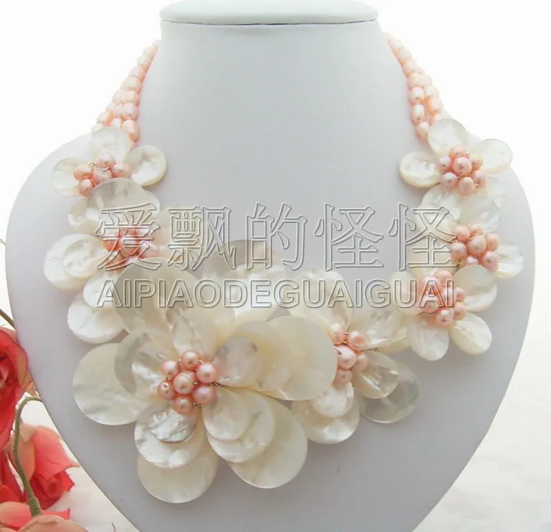 

N012932 Stunning! Pink Pearl&White Shell Flower Necklace