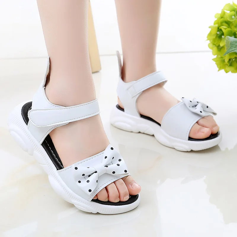 Girls Sandals Summer 2019 New Soft Bottom Children Shoes Little Girl Princess Beach Shoes Fashion Dot Bow Leather Kids Sandals Girls Sandals Summer 2019 New Soft Bottom Children Shoes Little Girl Princess Beach Shoes Fashion Dot Bow Leather Kids Sandals