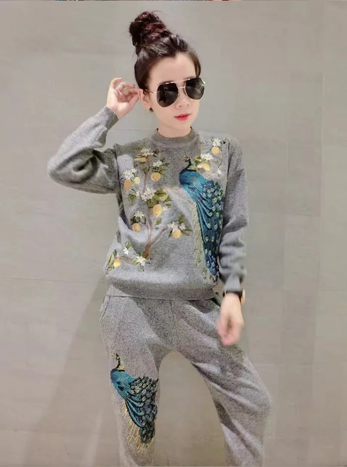 Прямой продажи полный Crop Top And Skirt Set Мода Трикотаж вышитые Павлин свитер из Двойка женский