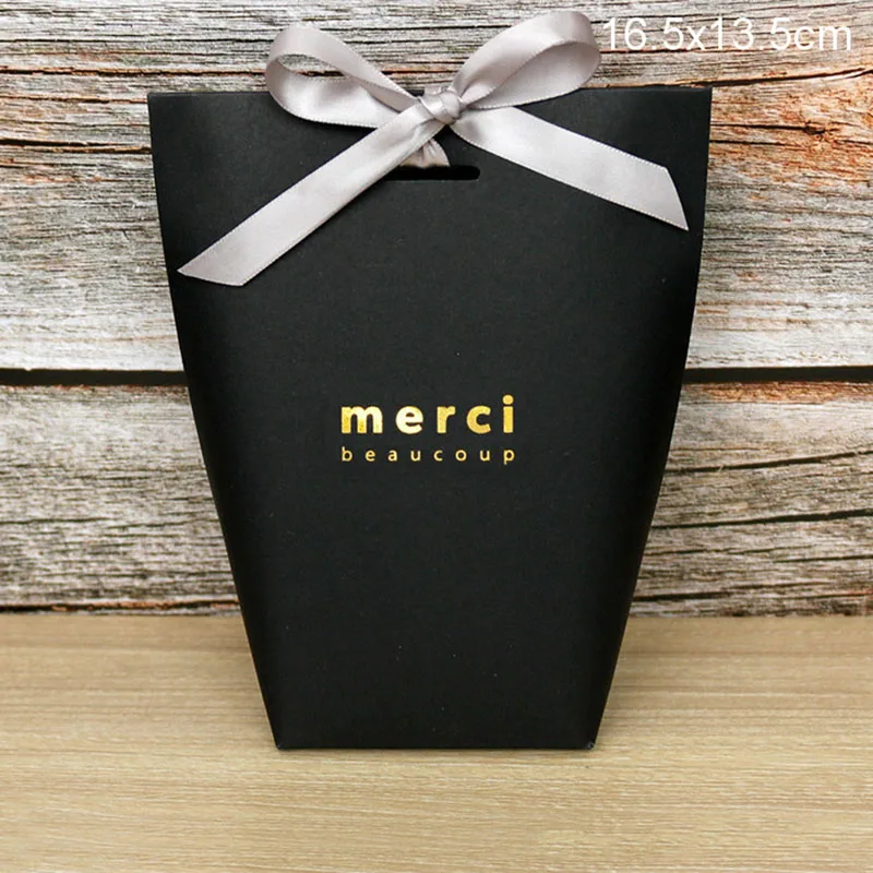 5pcs Upscale Black White Bronzing "Merci" Candy Bag French Thank You Wedding Favors Gift Box Package Birthday Party Favor Bags - Цвет: B Black Merci