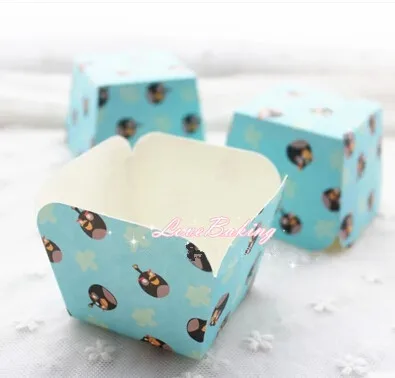 Livraison Gratuite Bleu Modele De Dessin Anime Cas De Petit Gateau Muffin Papier Gateau Carre Tasses D Etain Liners Pas Cher Petits Gateaux Boites Fournitures De Titulaire Aliexpress