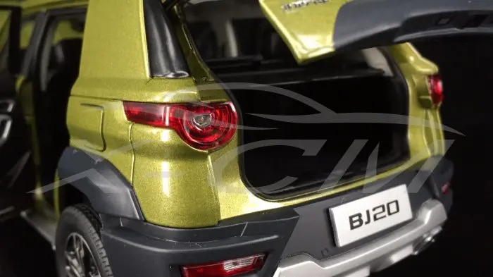 Литая модель автомобиля для Пекина BJ20 1:18(зеленый)+ маленький подарок