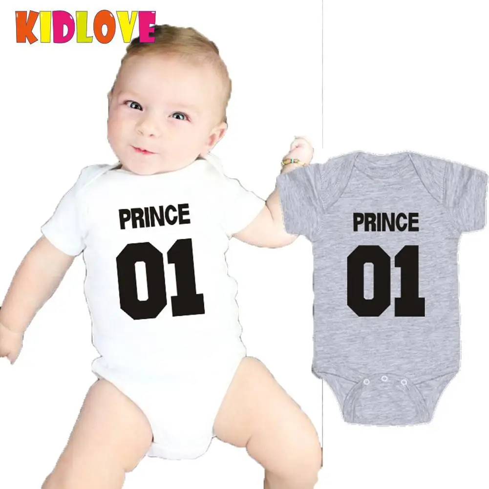 Kidlove/летние футболки с короткими рукавами и рисунком треугольника для маленьких мальчиков и девочек, детская одежда с принтом «Принц»