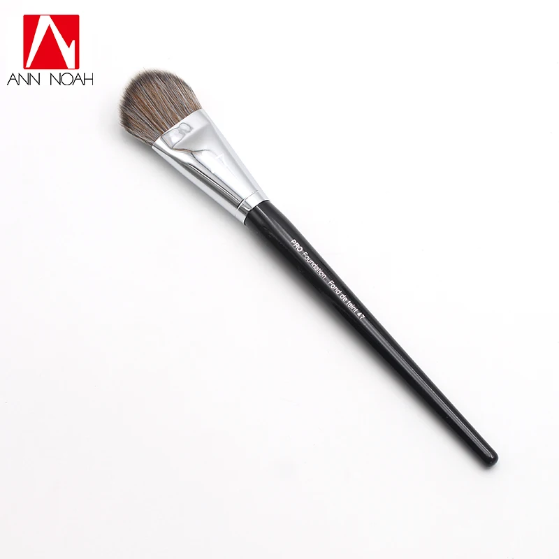 

Professional Black Wood Handle Angled Flat Cat Tongue Shape Head 47 Pro Makeup Foundation Brushes