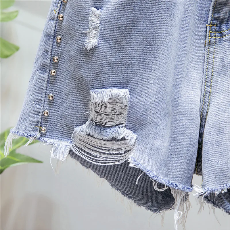 LXUNYI XL-5XL плюс Размеры Для женщин Джинсовые шорты Лето Новые прямые брюки широкие шорты Для женщин Бисер отверстие заклепки короткие джинсы Mujer