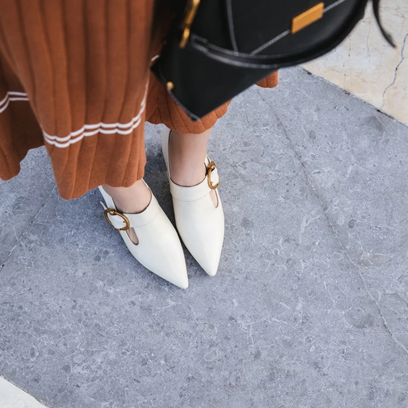 Женские ботильоны из натуральной кожи с острым носком на высоком каблуке