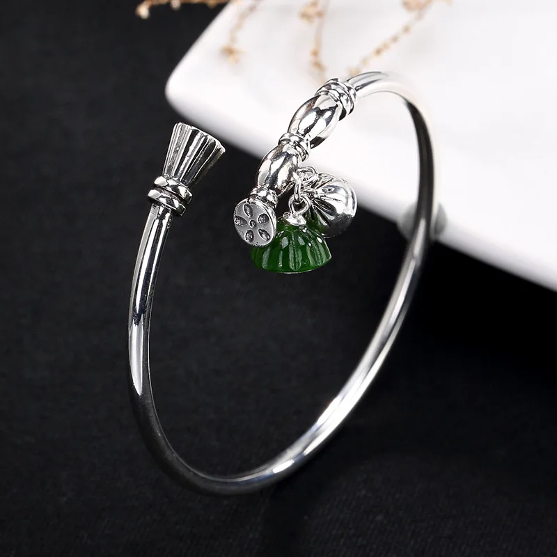 

S925 pure silver natural and Tian Biyu lotus lotus seed retro opens the high-end silver female Bracelet wholesale.