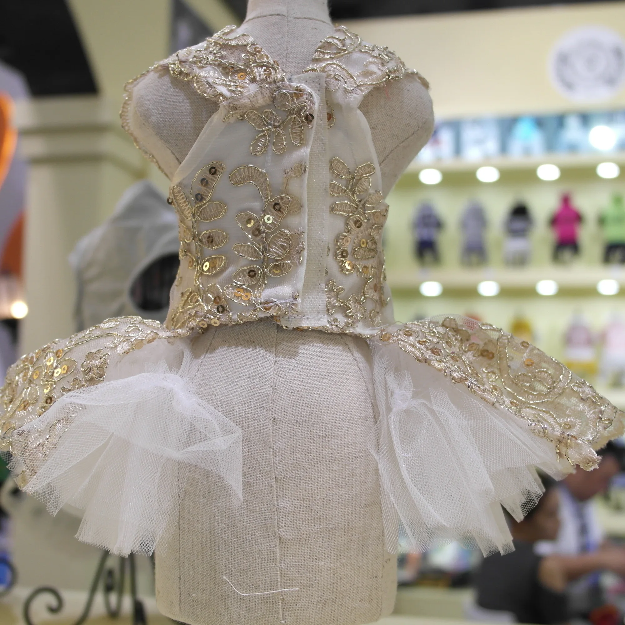 NACOCO Dog Lace Wedding Dress Tutu Skirt Puppy Cat Floral Princess Dress Pet Birthday Party Costume for Spring Summer