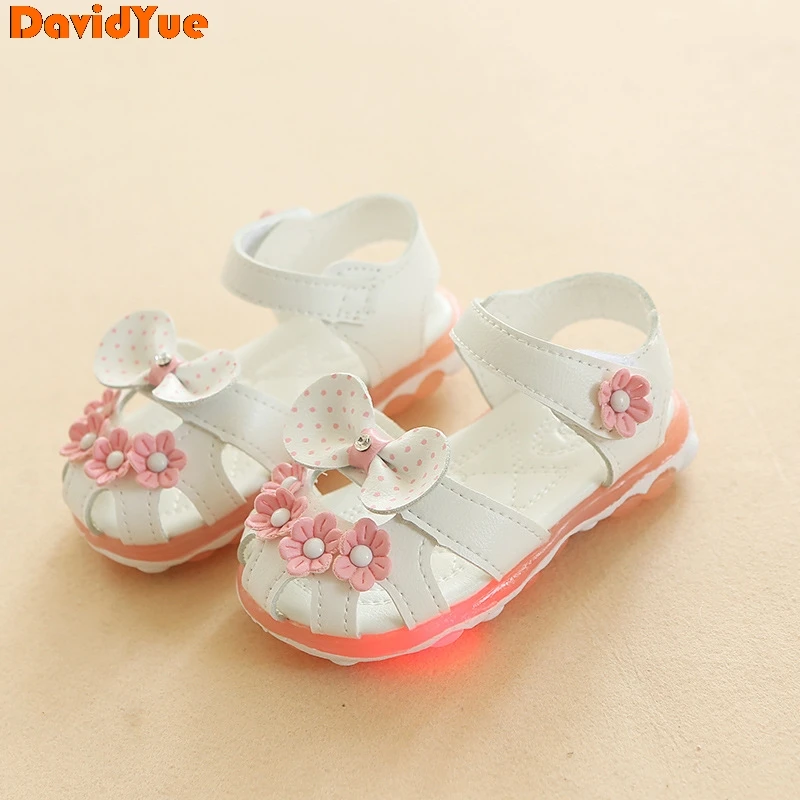 

2018 summer girls sandals shoes baby girls flat flower led glowing luminous flush girls sandals shoes beach