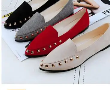 

2018 new small pointed rivet low cut single shoes flat bottom with shallow mouth comfortable working women's shoes.