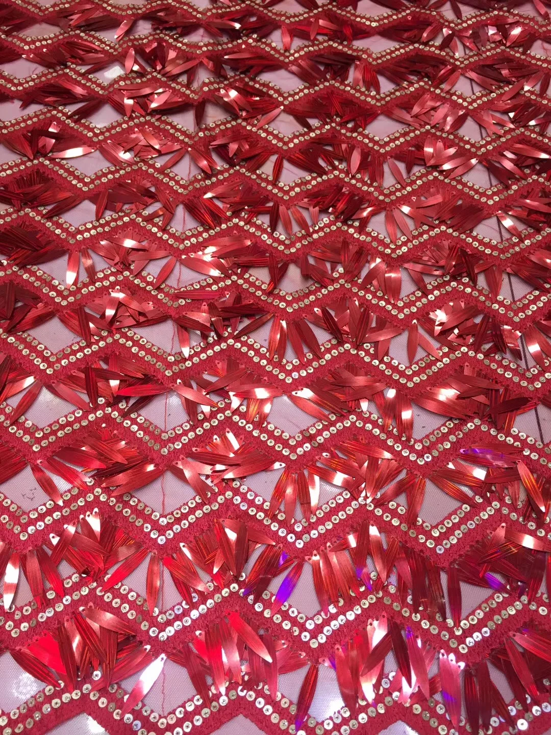 

African Lace Fabric 2019 French Sequins Net Lace Noble Red Sequins Fabrics High Quality African Tulle Sequins Lace Fabric X1818