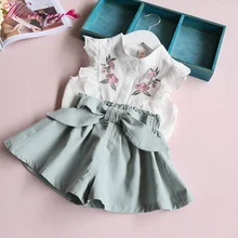 Комплект одежды для маленьких девочек; летний детский жилет с цветочным принтом и рукавами; костюм с шортами и поясом