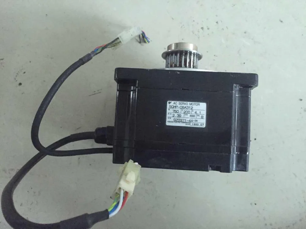 

SGMP-08A312 used in good condition can normal working