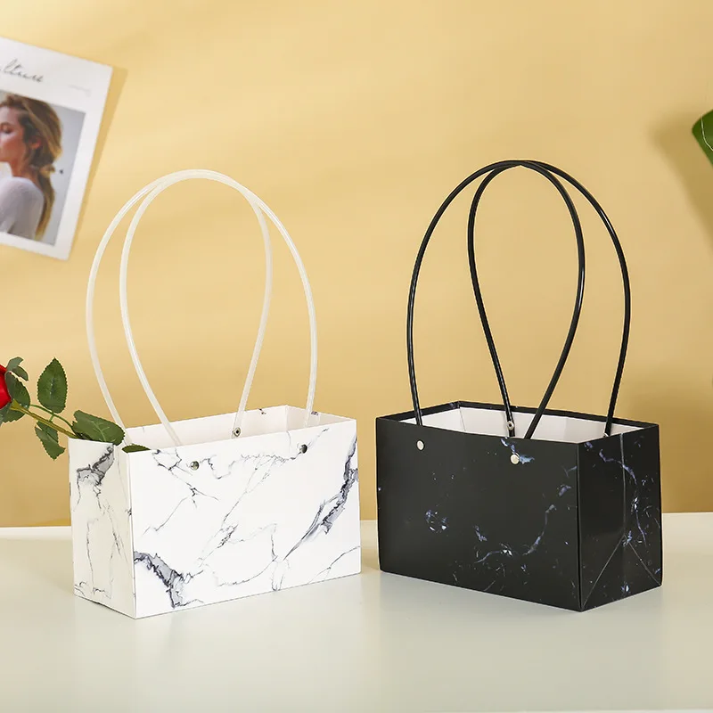 10913198676_1814653576