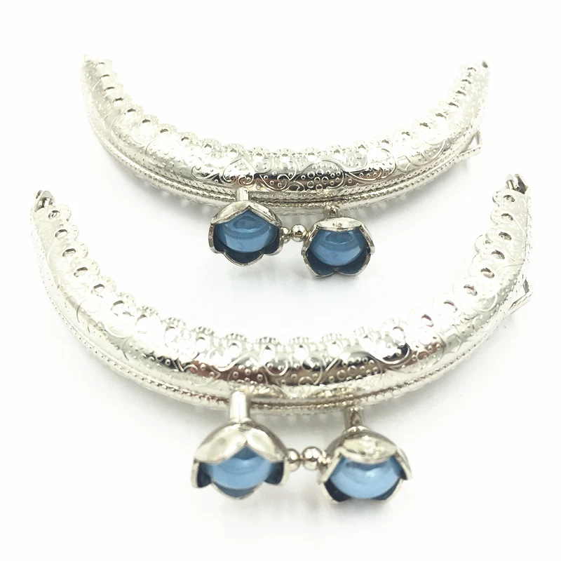 

Kiss Clasps Clips Lock Clutch Coins Purse Handle DIY Findings Silver Tone Blue Resin Flower Lace Ruffled Arch Frame 8.5cm 1Pc