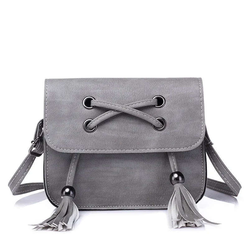 

2018 new fringe Messenger bag simple shoulder fashion party bag.