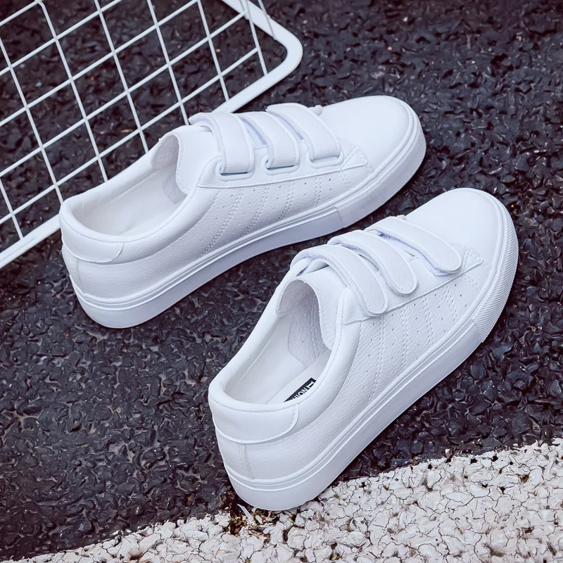 Meilleur 2017 automne nouvelle mode femmes chaussures plate forme haute occasionnels trou PU en cuir rayé simple femmes occasionnels blanc chaussures sneakers
