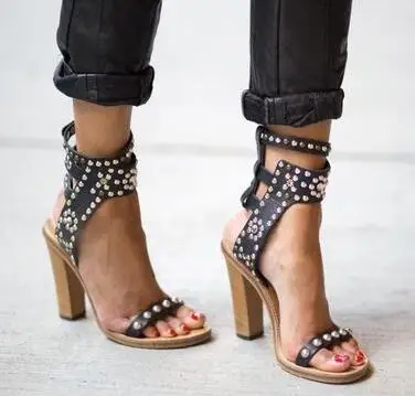 

Summer Casual Street Style Gladiator Sandals Studded Rivets Open Toe Women Shoes Top Quality Buckle Strap Rome Sandals Woman