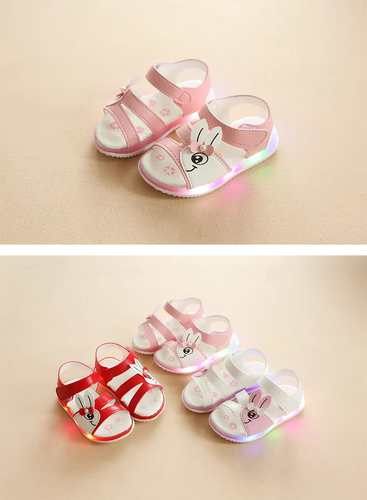 Новые летние сандалии для девочек с рисунком кролика, пляжная обувь с подсветкой, светодиодный ящие, маленькие и средние детские сандалии