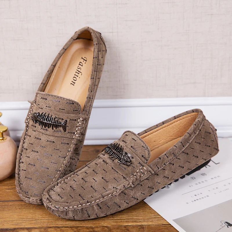 

CNFIIA Loafers Shoes Men Fashion Casual Loafers Moccasins Gray Black Red Footwear Male Slip-On Shoes Mens Designer Shoes New