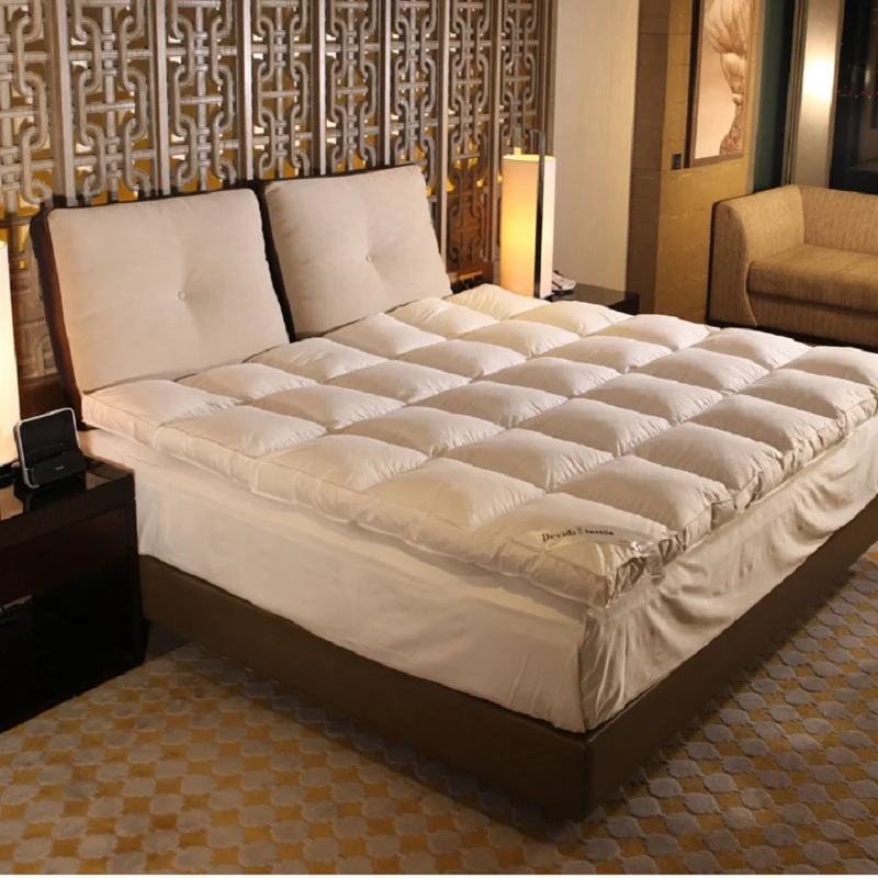 

100% White Goose Down Filling 10cm Thickness Comfortable And Warm Mattress Enjoyment Of Five Star Hotels