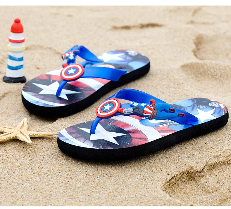 Летние сандалии для маленьких девочек и мальчиков, тапочки для детей ПВХ Мультяшные шлепанцы Капитан Америка Человек-паук, Детские пляжные сандалии